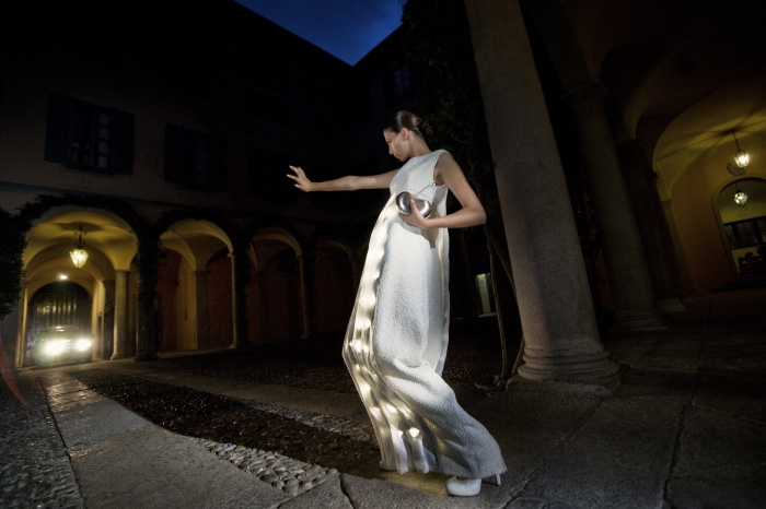 fashion\090621LIGHT.ESCAPE\Luca-patrone-light-escape-Alice_etro-020.JPG